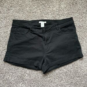 H&M stretch black cuffed jean shorts